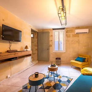 Maison Plein Centre , Fourques (Gard) Francia